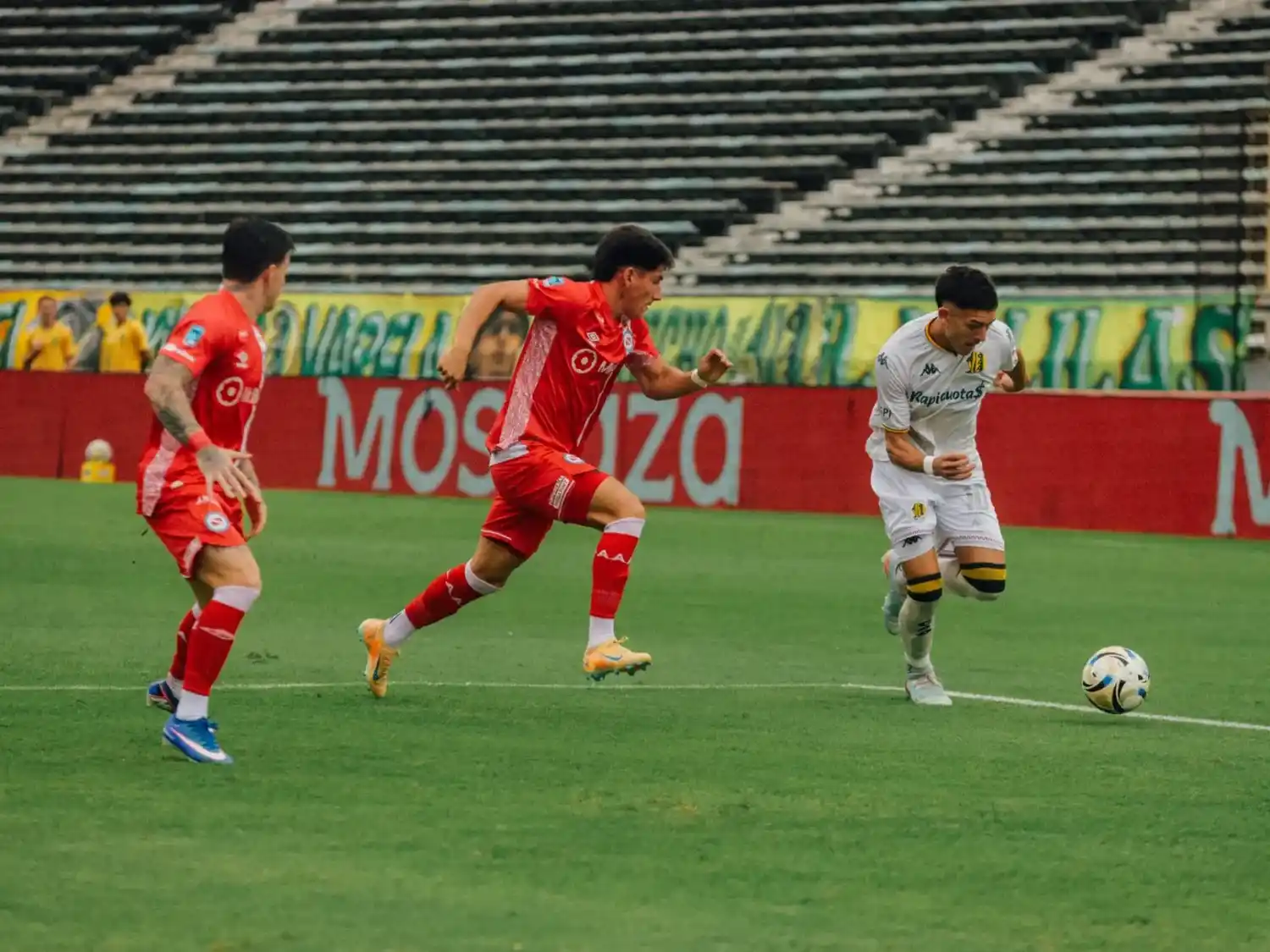 Argentinos se hizo fuerte en Mar del Plata, ante Aldosivi
