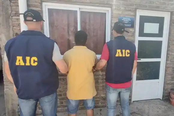 Tras un chequeo rutinario de vehículos, la AIC detuvo a un individuo que tenía pedido de captura