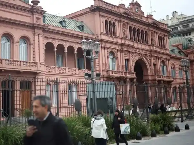 Incendio controlado en la Casa Rosada: no hubo heridos ni daños graves