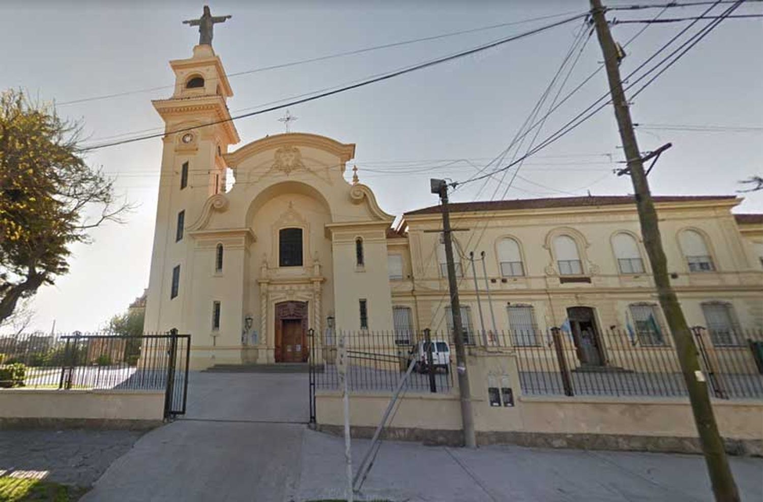 Lo aprehendieron por defecar y robar en una iglesia