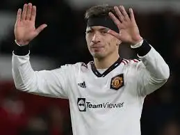 Manchester United, con campeón mundial Lisandro Martínez, goleó en ida de semifinales