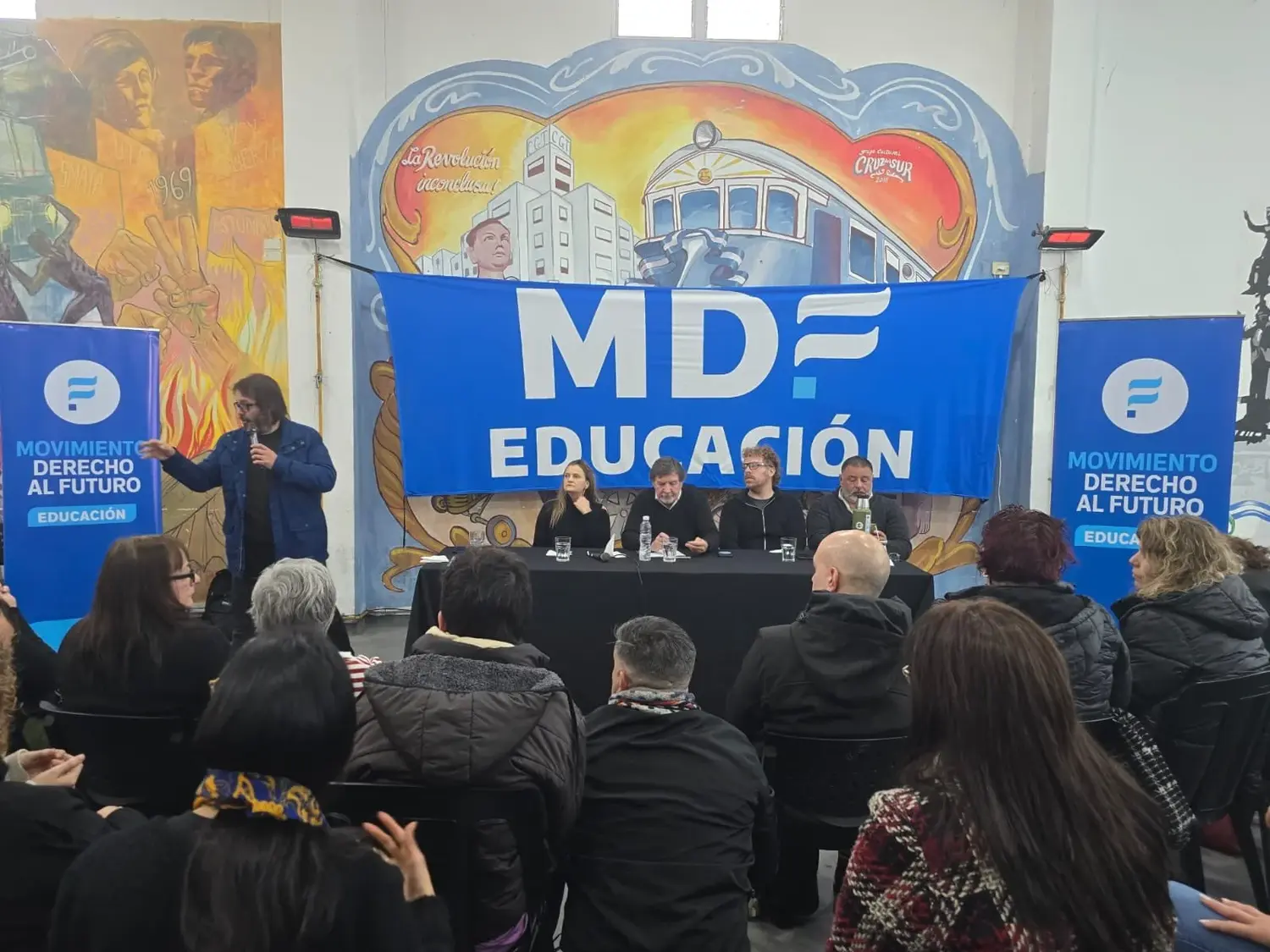 Sileoni también planteó que existe "otro camino" para el país.