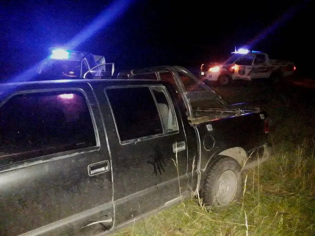 Se ocultó de la policía entre los pastizales pero cayó preso