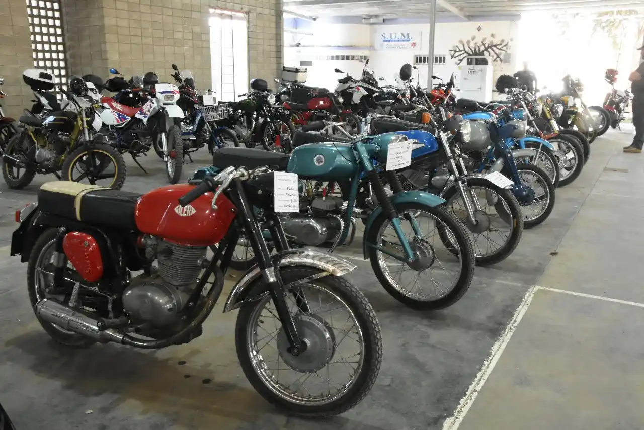 autos-motos clásicos vignaud