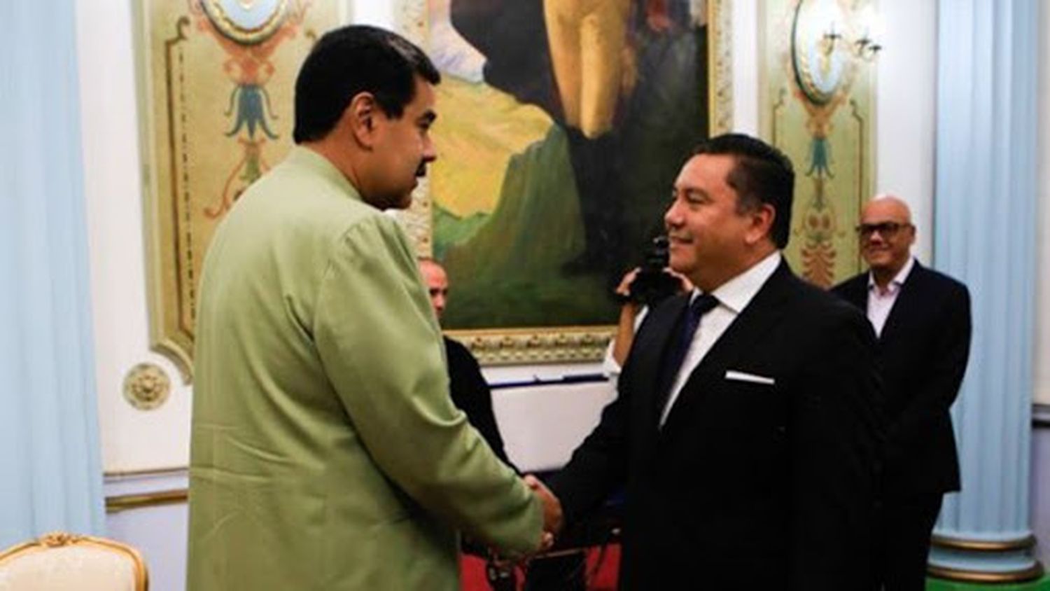 ¿PARA CONTACTO CON JOE BIDEN?: al pastor evangélico Javier Bertucci lo sacaron de EE.UU.