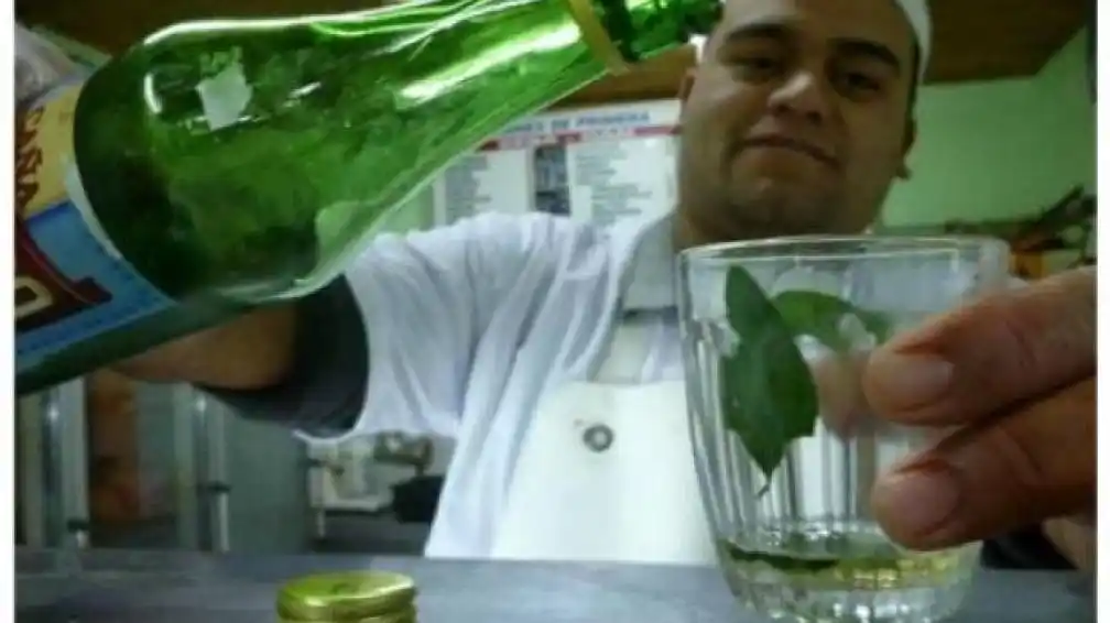 Caña con ruda: mitos y verdades de una tradición bien argentina