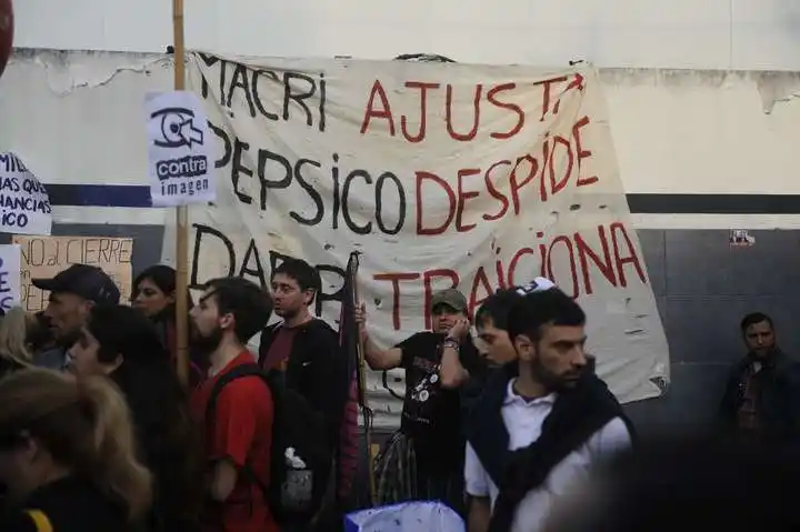 Trabajadores despedidos de PepsiCo exigen anular el pedido de desalojo de la planta