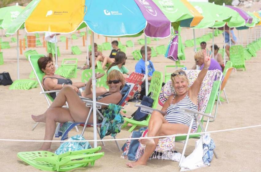 Las playas públicas equipadas "recibirán un millón de personas"