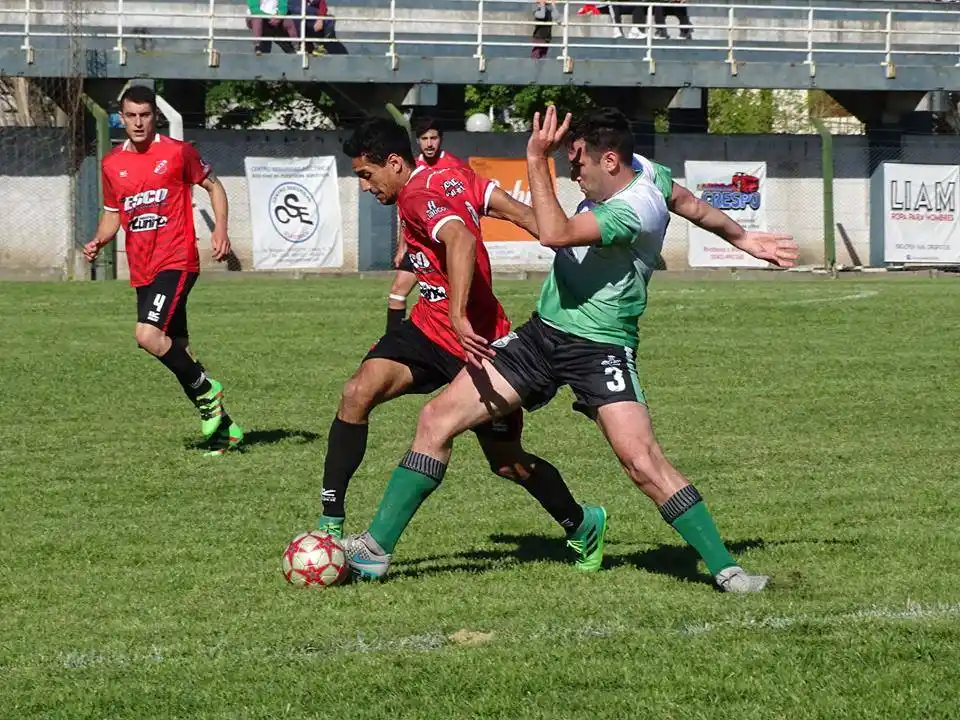 Unión de Crespo venció a Atlético María Grande