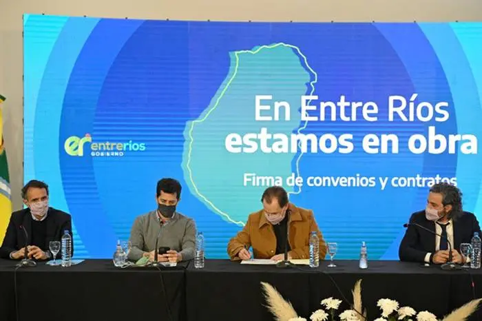 Bordet: �STrabajamos en una agenda para el futuro de Entre Ríos⬝