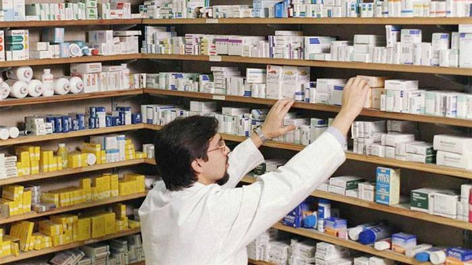 COVID-19: las farmacias atenderán a los grupos de riesgo en horario especial