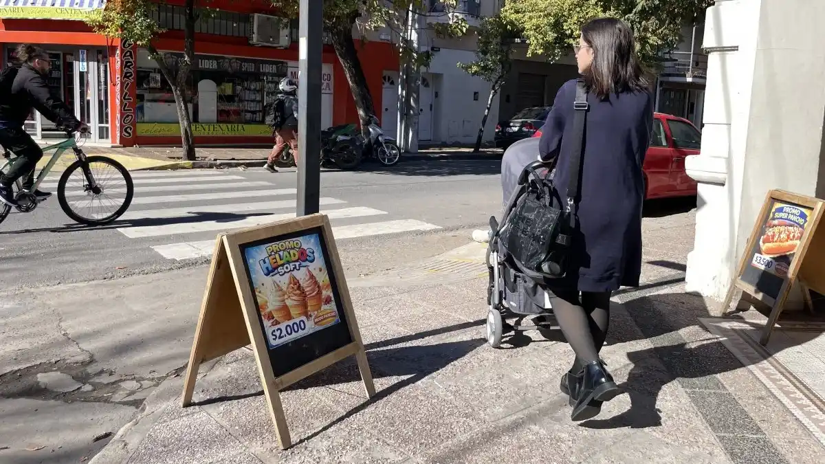 Inspección General reordena la cartelería comercial en la vía pública