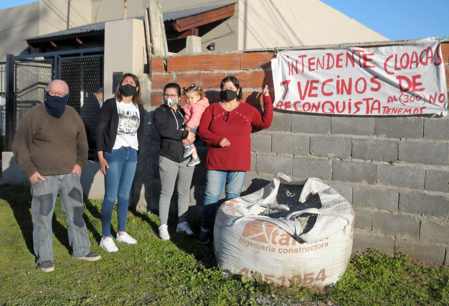 Siete familias de Reconquista al 300 padecen por la falta de cloacas aunque ahora tienen asfalto