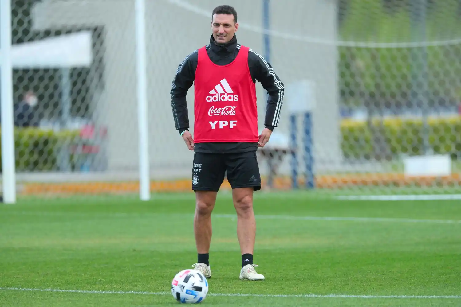 Scaloni, en la práctica de ayer.