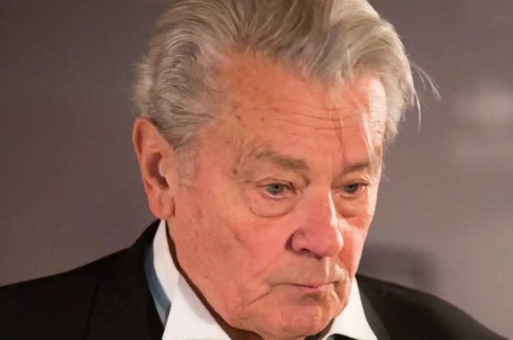 Alain Delon se desprende de su patrimonio para evitar que se peleen por su herencia