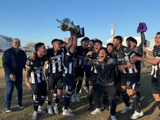 Dep.Aldao se coronó en la Copa de Plata "Dep. Castellanos". Foto:Prensa Senador Alcides Calvo.