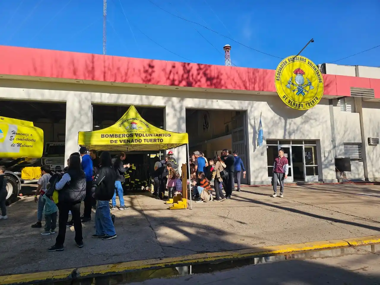 Con puntualidad, a las 10 de la mañana se abrieron las puertas para recibir a los visitantes. Foto: BVVT