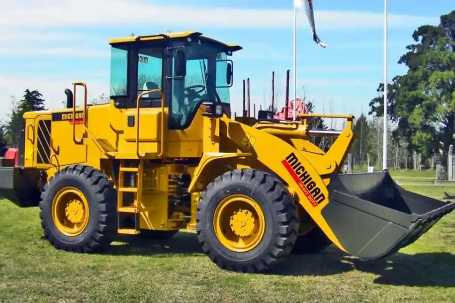 Córdoba: se estaba robando una pala mecánica y lo atraparon