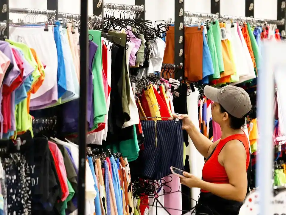 Con bajas generalizadas en todos los rubros, las ventas minoristas cayeron un 4,2% interanual en septiembre