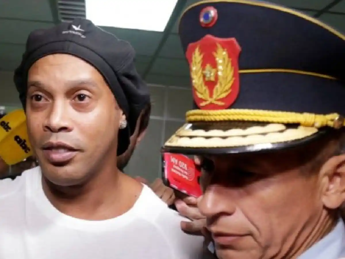 Ronaldinho habló de sus días en la cárcel