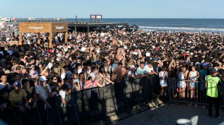 Costa Atlántica: La temporada turística es un Titanic que choca contra el iceberg del coronavirus