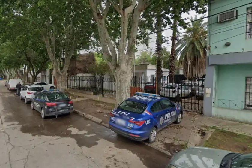 Tres detenidos tras una persecución a un motociclista que terminó con familiares agrediendo a la policía