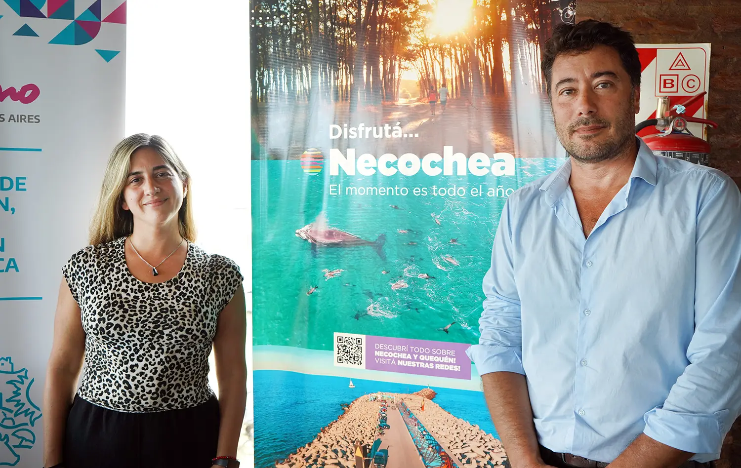Funcionarios. La directora de Turismo provincial, Micaela Murace y titular de Turismo municipal, Matías Sierra