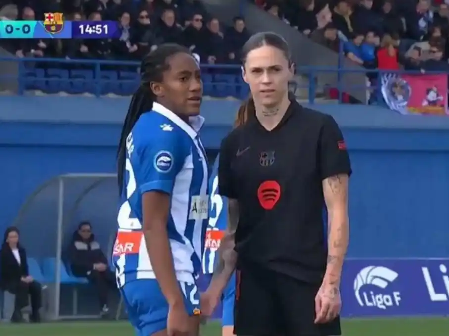 El acoso de Mapi León a una jugadora rival. (Foto: Captura de TV)