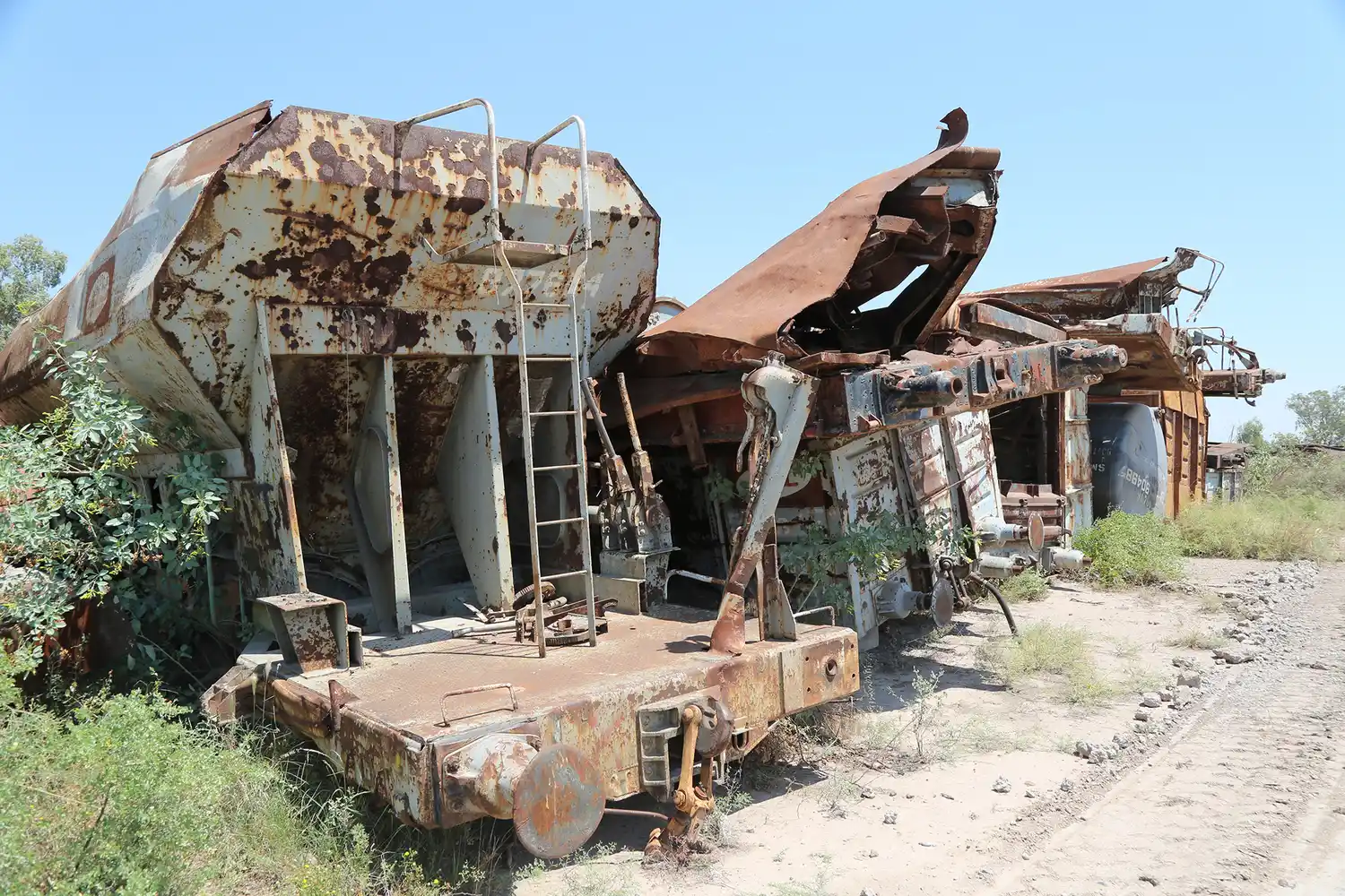 Subasta récord de chatarra ferroviaria permitirá liberar predios en Mar Chiquita, Bragado y Ramallo