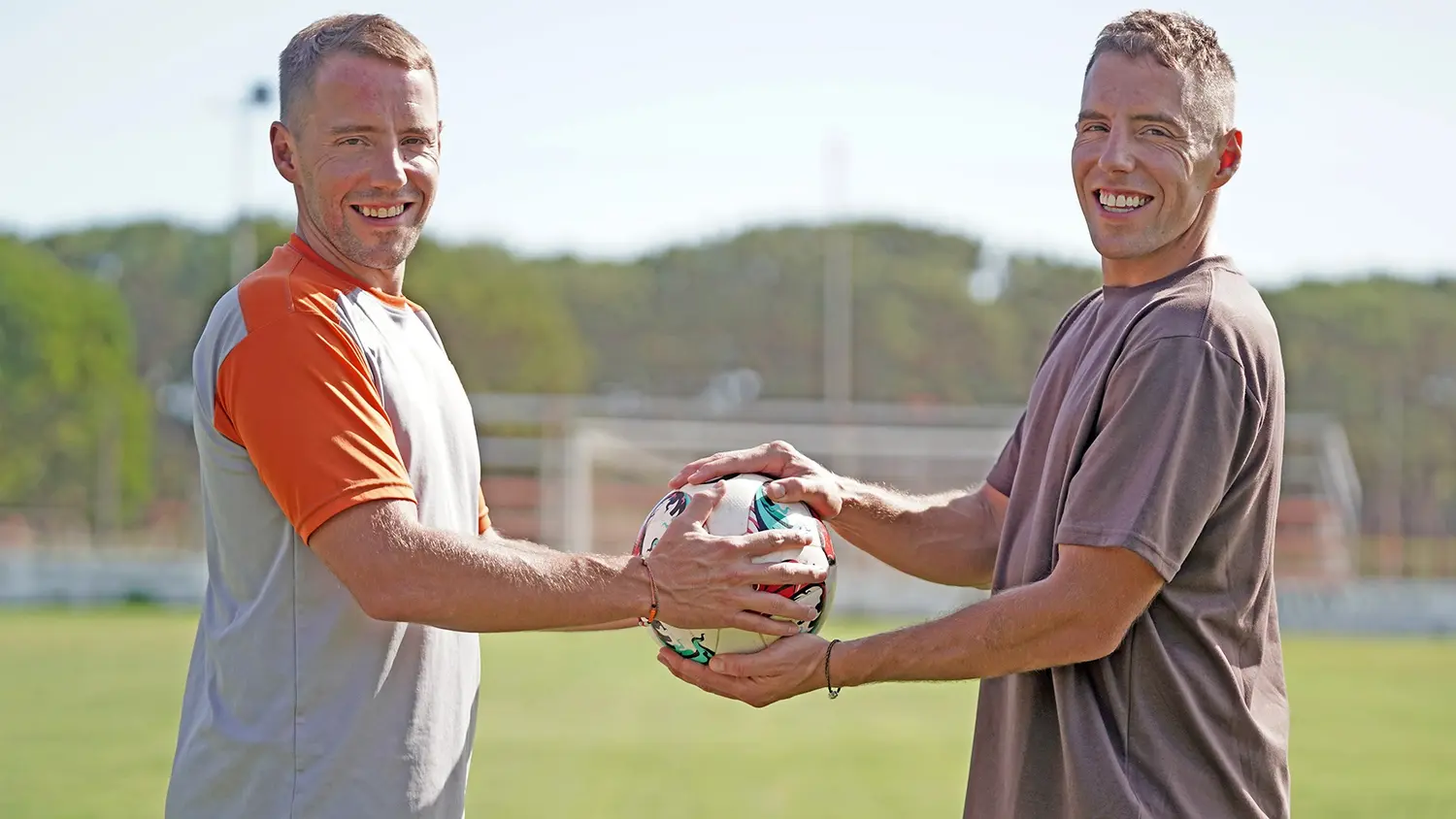 Entrenador y delantero. Los hermanos Montes comparten el día a día, también en el fútbol