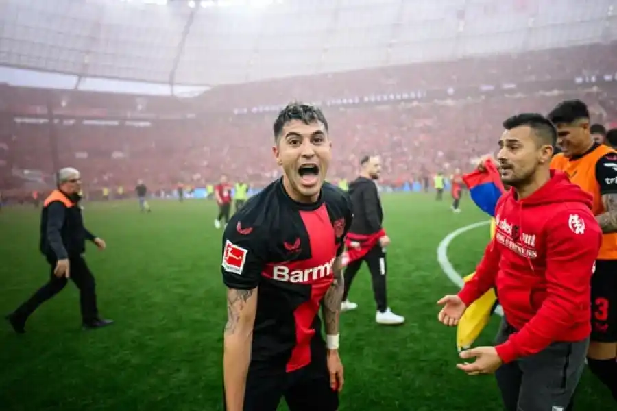 Bayer Leverkusen con Exequiel Palacios saliò campeòn de la Bundesliga
