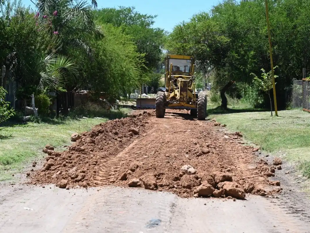Realizan intervenciones en la trama vial de diferentes barrios de la ciudad