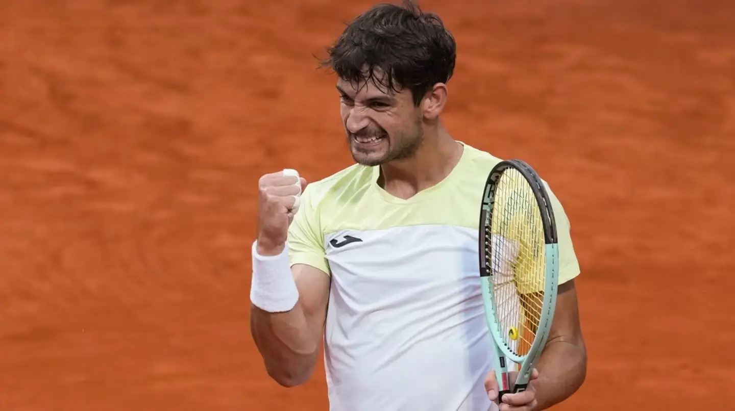 Mariano Navone se consagró campeón en Bucarest y consiguió su primer título ATP. (Reuters)