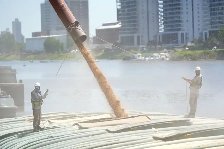 Granos: récord de camiones en el Gran Rosario y desafíos para la campaña 2025/26