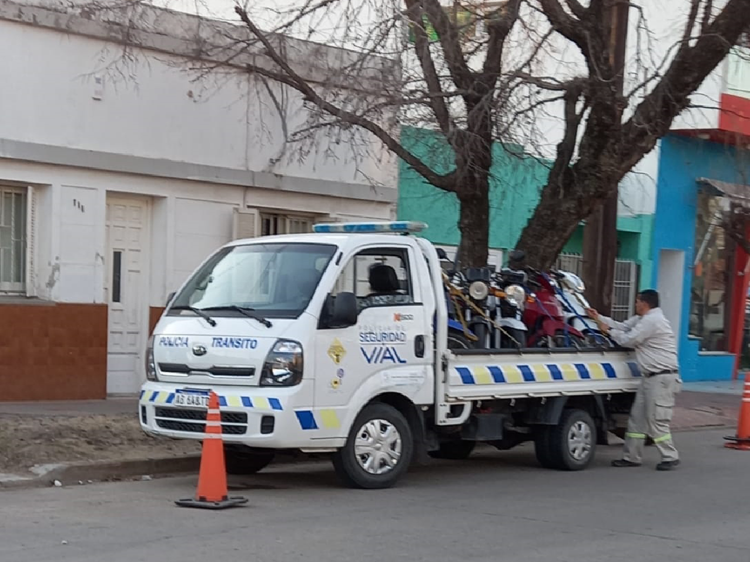 Retuvieron 27 motos y un remis en un nuevo operativo de control