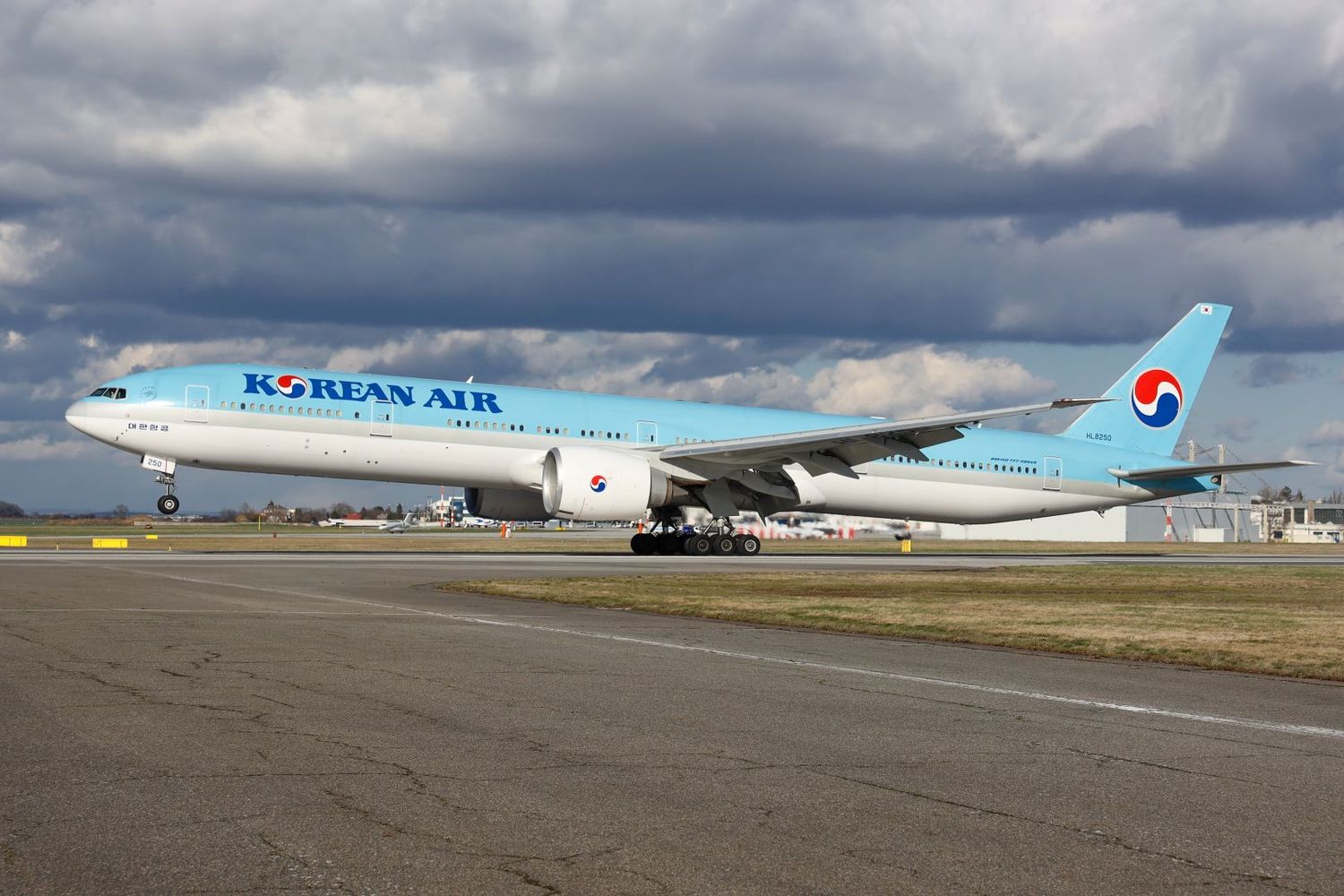 Korean Air Resumes Non-Stop Flights to Prague