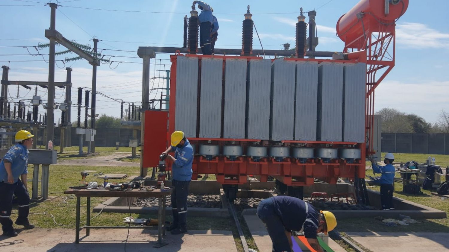 La EPE conectó un nuevo transformador a la Estación Blas Parera de la ciudad de Santa Fe