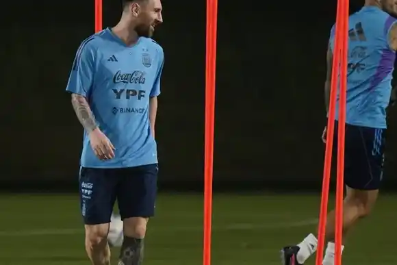 Argentina trabaja a puertas cerradas para definir el 11 titular