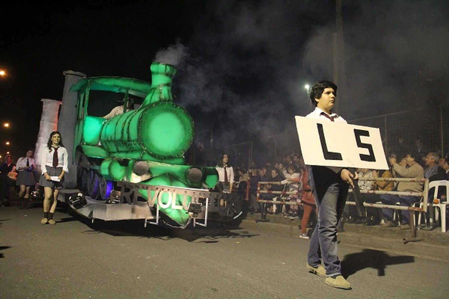 Desfile de Carrozas Estudiantiles: definieron el valor de las entradas