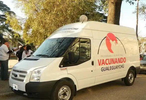 El vacunatorio móvil continúa recorriendo barrios y realizando tareas de prevención