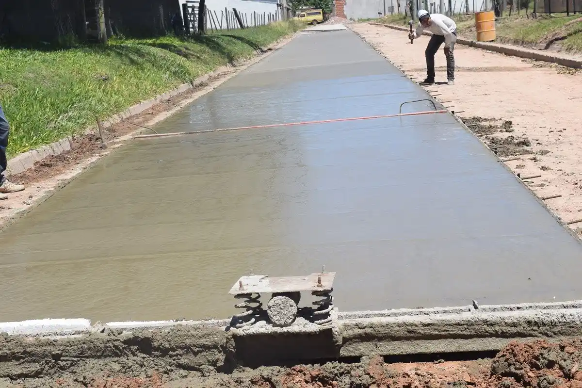 Obras públicas: Avanza la pavimentación en el barrio ATE I
