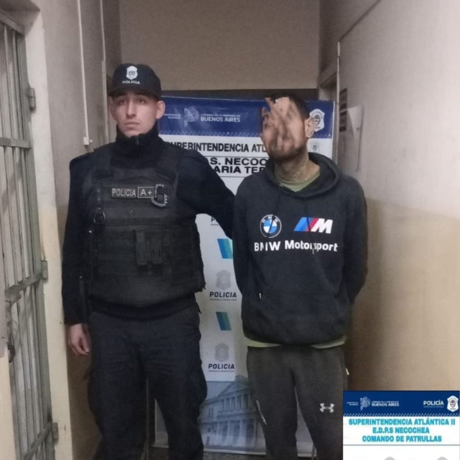Estaba prófugo y deambulaba con una escalera de aluminio