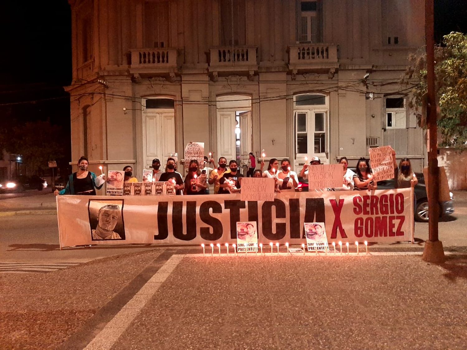Vecinos y familiares de Sergio Gómez reclaman por justicia y nueva fecha para el juicio
