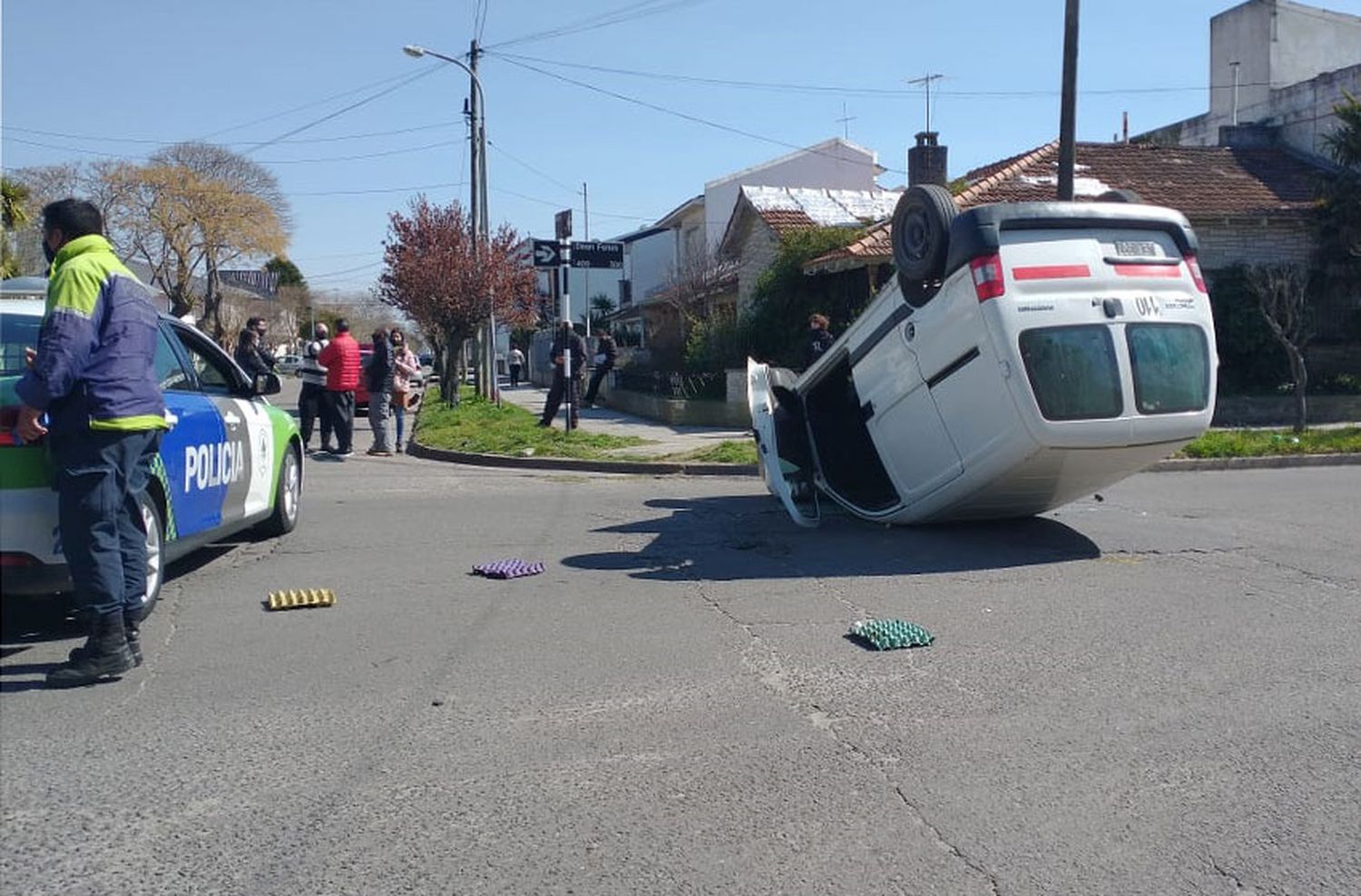 Espectacular vuelco en pleno barrio Nueva Pompeya