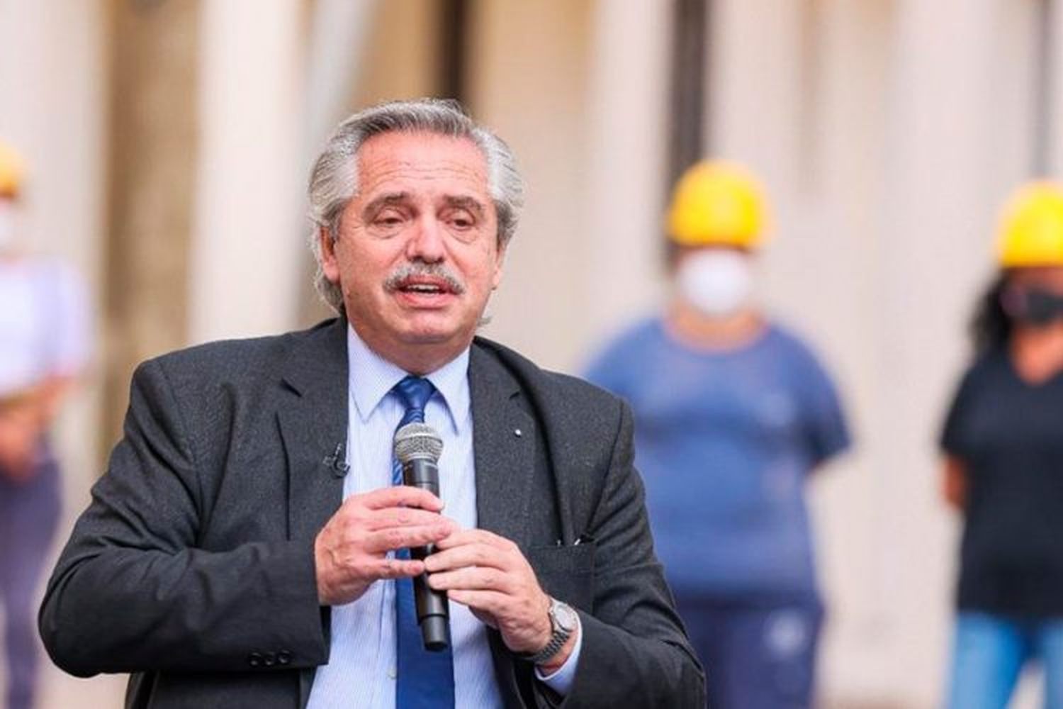 Tras quedar excluido del acto de Cristina en Avellaneda, Alberto inaugura una empresa en Florencio Varela
