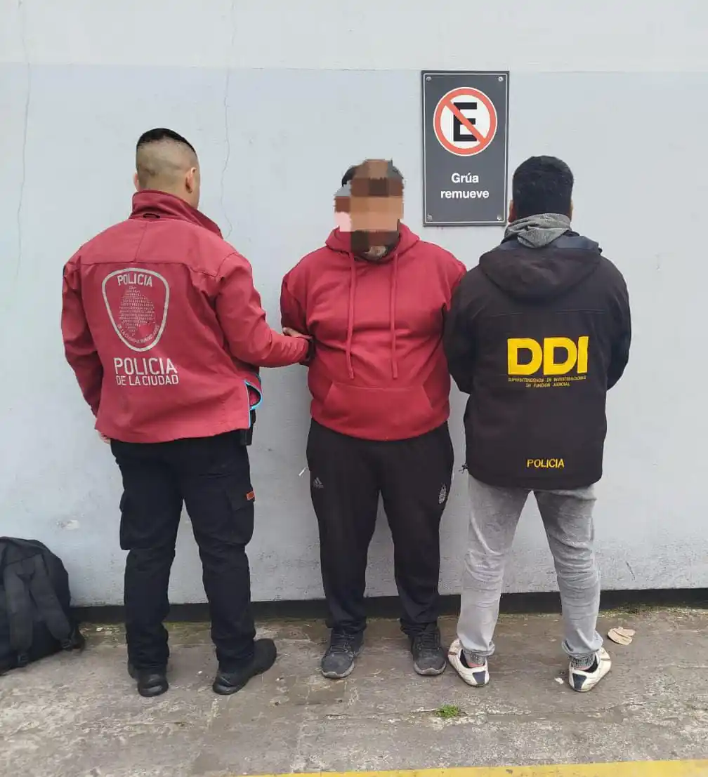 Vázquez fue detenido por la DDI, con apoyo de la policía porteña, tras permanecer prófugo.