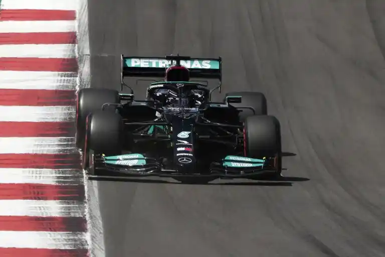 Valtteri Bottas hizo el mejor tiempo en Portugal