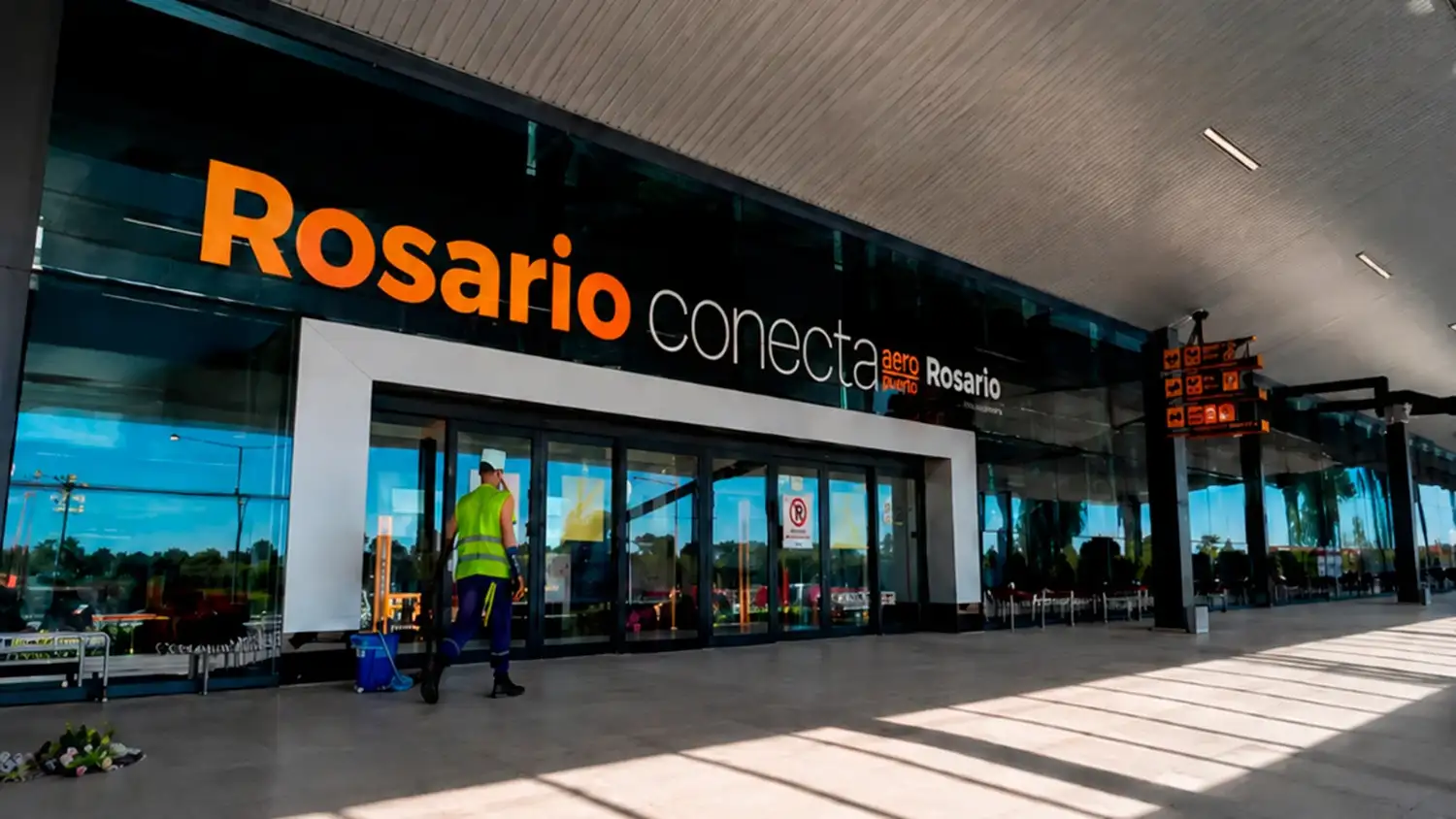 Rosario concretó la primera importación de alimentos a través del Aeropuerto Internacional Islas Malvinas - 1