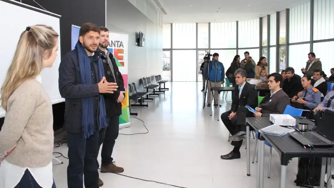 Continúan las capacitaciones para promover el desarme civil