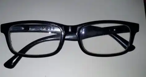 Anteojos encontrados en la calle